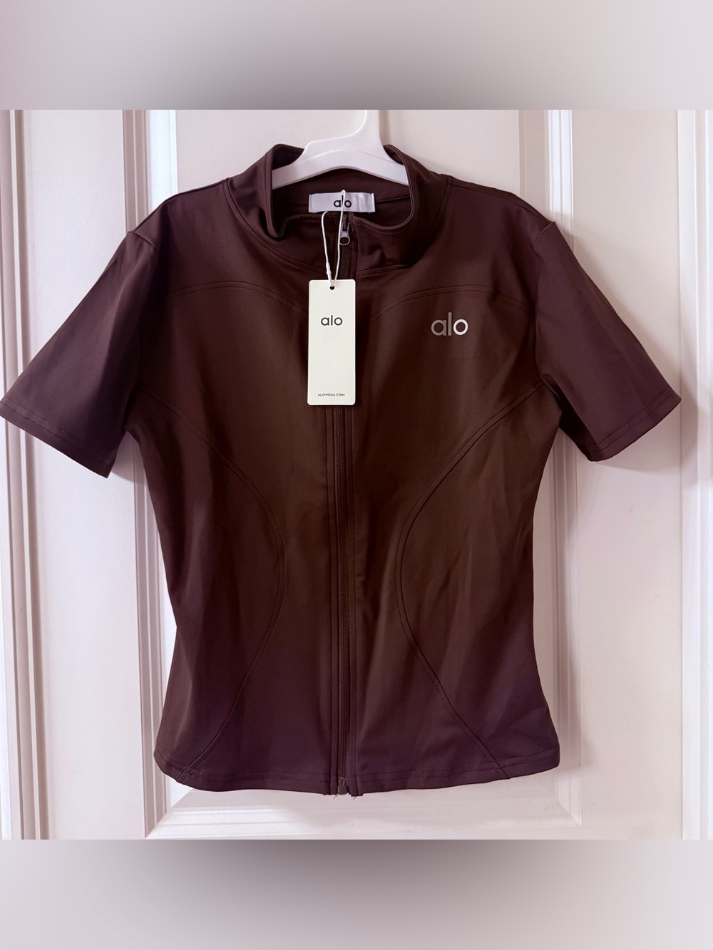 ALO Yoga Short-Sleeve Zip Front Compression Top in Choco Brown